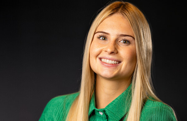 eline bewerkt achtergrond website.jpg